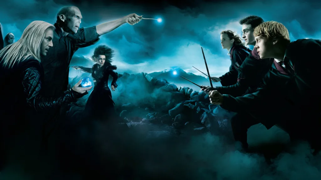 Harry Potter ve Zümrüdüanka Yoldaşlığı filminde Voldemort'un güçleri ile Harry, Hermione ve Ron
